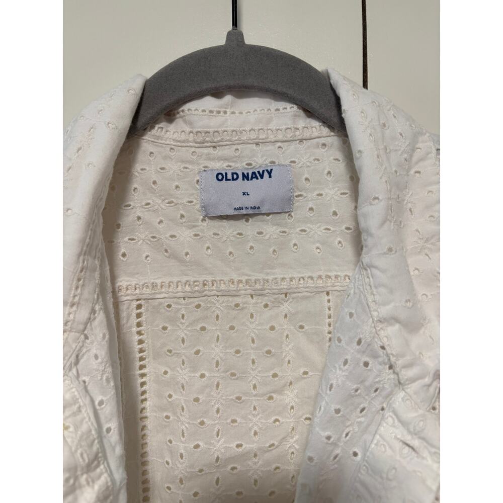 Old Navy White Eyelet Button Down Shirt XL - Picture 4 of 8